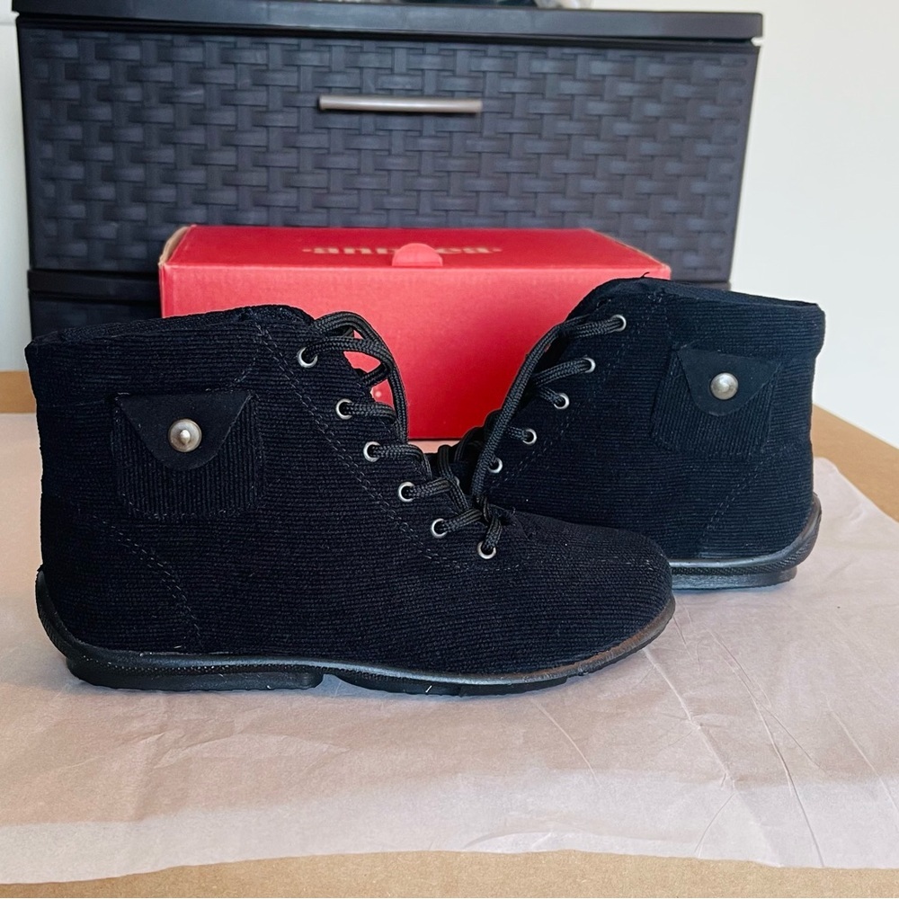 NEW Black  ♥️ ANDREA ♥️ Lace-Up Ankle Boots